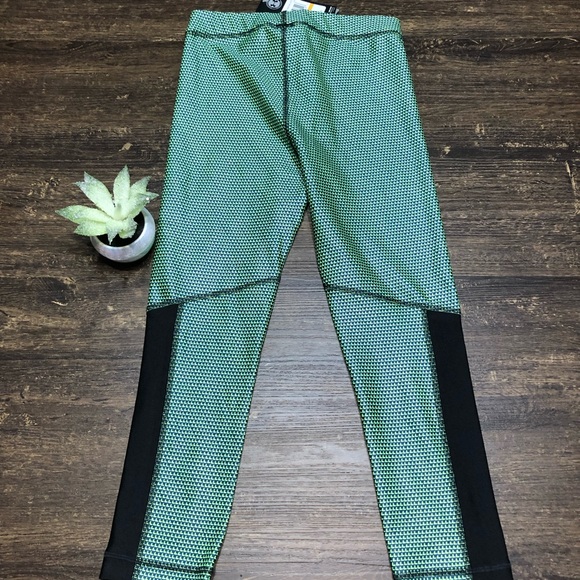 Under Armour Green/Black Legging Capri Size Small - Picture 4 of 4